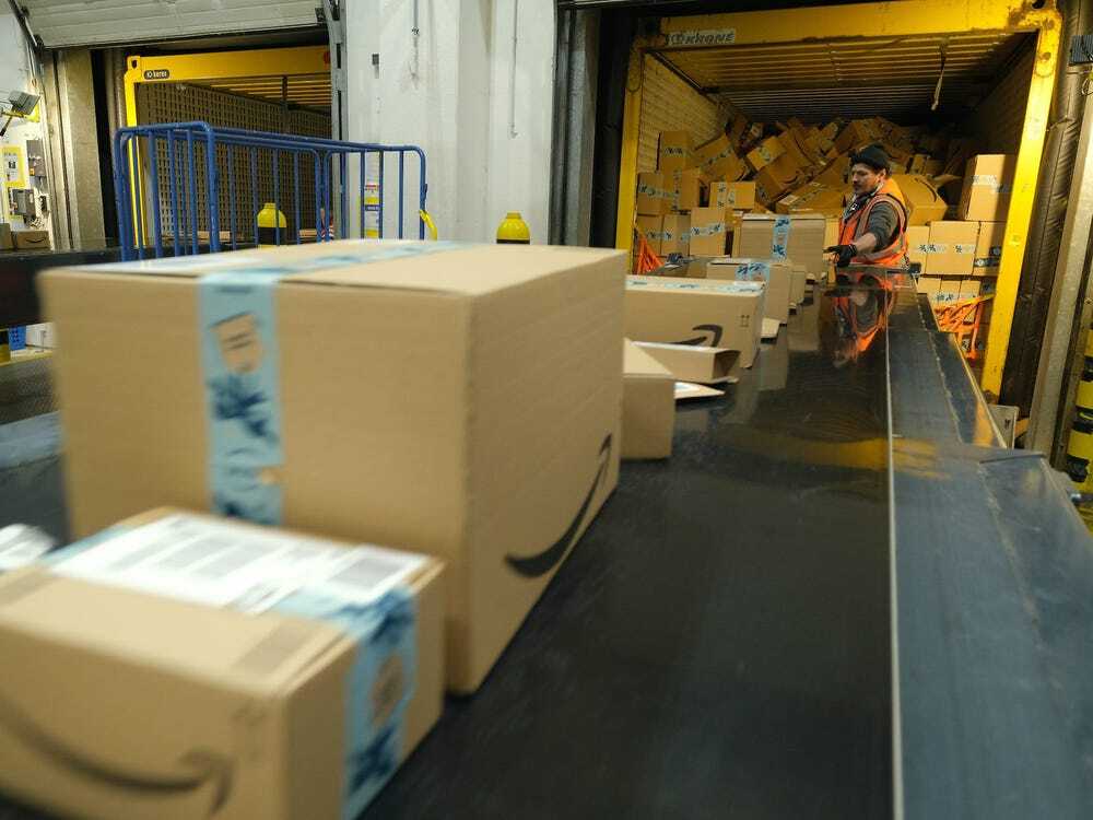 Amazon Warehouse Destroys More Than 100,000 Items a Week According to Latest Report