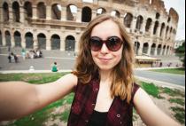 Are Selfies Linked to Low Self Esteem?