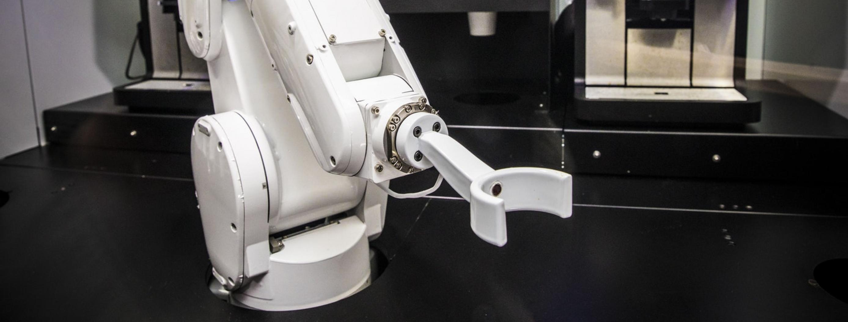 This Robot Barista Serves 120 Cups of Coffee an Hour and Human Baristas Are Scared