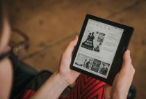 The All-New Kindle Oasis by Amazon is Finally Waterproof